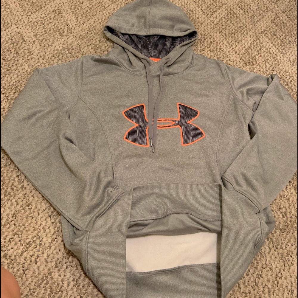 ☃️Women’s Under Armour - Grey -Size Small